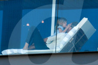 PEOPLE - Gisele Bündchen auf Schmusekurs mit Tochter Vivian auf dem Hotelbalkon in Rio