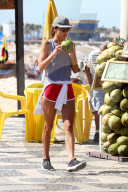 PEOPLE - Alessandra Ambrosio hält sich fit in Rio