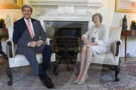 NEWS -  John Kerry und Theresa May treffen sich bei 10 Downing Street in London