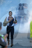 PEOPLE - Tyler Hoechlin bei Dreharbeiten zu 'Supergirl'