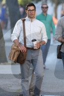 PEOPLE - Tyler Hoechlin bei Dreharbeiten zu 'Supergirl'