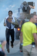 PEOPLE - Tyler Hoechlin bei Dreharbeiten zu 'Supergirl'