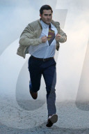 PEOPLE - Tyler Hoechlin bei Dreharbeiten zu 'Supergirl'