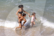 OLYMPIA 2016 - Die Kinder von Gisele Bundchen mit ihrer Nanny am Beach von Rio
