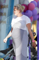 PEOPLE - Mindy Mann - Ex Gwen Stefani Nanny zeigt ihren Babybauch