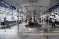 FEATURE - Die 5 Meter hohen Bus in China