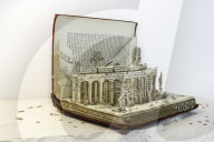 FEATURE - Glenfinnan Viadukt Buch Skulptur in Schottland