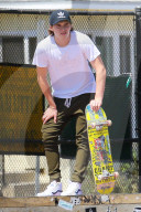 EXKLUSIV - Brooklyn Beckham zeigt sein können auf dem Skateboard