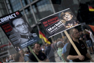 NEWS - Deutschland: Merkel muss weg! Demo in Berlin
