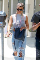 PEOPLE - Sofia Richie hat sich einen Rasta-Look verpasst