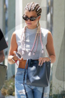 PEOPLE - Sofia Richie hat sich einen Rasta-Look verpasst