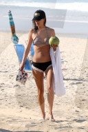 EXKLUSIV - Alessandra Ambrosio posiert am Strand in Rio