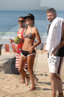 EXKLUSIV - Alessandra Ambrosio posiert am Strand in Rio