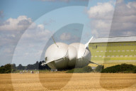 NEWS - Cardington: Hybridluftschiff "Airlander" verlässt den Hangar