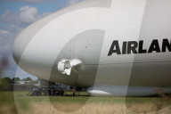 NEWS - Cardington: Hybridluftschiff "Airlander" verlässt den Hangar