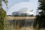 FEATURE - 'Airlander 10' das grösste Luftschiff in Cardington