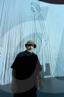 FEATURE - 'Curtain Call' von Ron Arad im Roundhouse in London