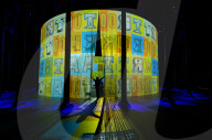 FEATURE - 'Curtain Call' von Ron Arad im Roundhouse in London