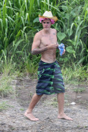 EXKLUSIV - Justin Bieber gut gelaunt zusammen mit Freunde auf Hawaii