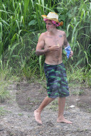 EXKLUSIV - Justin Bieber gut gelaunt zusammen mit Freunde auf Hawaii