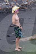 EXKLUSIV - Justin Bieber gut gelaunt zusammen mit Freunde auf Hawaii