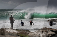 FEATURE - Wellenreiten an den Snapper Rocks