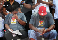 NEWS - USA: Jahrestag in Ferguson: Gedenken an Michael Brown