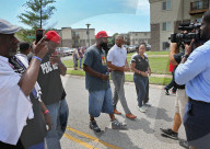 NEWS - USA: Jahrestag in Ferguson: Gedenken an Michael Brown