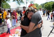 NEWS - USA: Jahrestag in Ferguson: Gedenken an Michael Brown