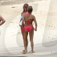 PEOPLE - Zara Holland im Urlaub auf Barbados