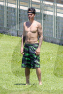 EXKLUSIV - Justin Bieber am Pool mit Freunden