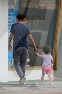 PEOPLE - Mila Kunis mit Tochter Wyatt beim 'Pint Size Kids' in Beverly Hills