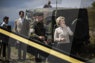 NEWS - Verteidigungsministerin Ursula von der Leyen besucht Aufklaerungsbataillon 13