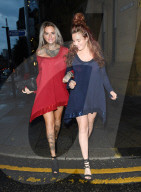 EXKLUSIV - Jemma Lucy und Lulu: Küsschen vor dem Rosso Restaurant