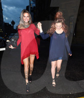 EXKLUSIV - Jemma Lucy und Lulu: Küsschen vor dem Rosso Restaurant