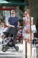 PEOPLE - Cat Deeley mit der Familie in Beverly Hills unterwegs