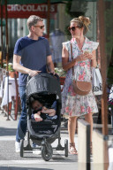 PEOPLE - Cat Deeley mit der Familie in Beverly Hills unterwegs