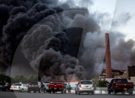 NEWS - New York: Brand in einer Pneu-Verwertungsfabrik