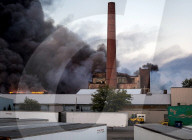 NEWS - New York: Brand in einer Pneu-Verwertungsfabrik