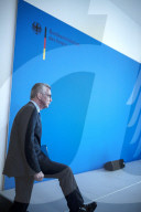 NEWS - Berlin: Thomas de Maiziere zu geplanten Sicherheits-Massnahmen