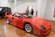 PEOPLE - Autoversteigerung: Sotheby's zeigt drei 'Ikonenoldtimer'