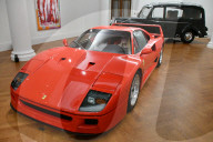 PEOPLE - Autoversteigerung: Sotheby's zeigt drei 'Ikonenoldtimer'