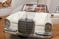 PEOPLE - Autoversteigerung: Sotheby's zeigt drei 'Ikonenoldtimer'