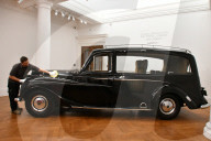 PEOPLE - Autoversteigerung: Sotheby's zeigt drei 'Ikonenoldtimer'