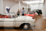PEOPLE - Autoversteigerung: Sotheby's zeigt drei 'Ikonenoldtimer'