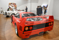 PEOPLE - Autoversteigerung: Sotheby's zeigt drei 'Ikonenoldtimer'