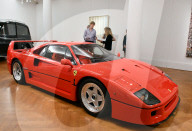 PEOPLE - Autoversteigerung: Sotheby's zeigt drei 'Ikonenoldtimer'