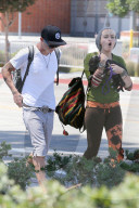 EXKLUSIV - Paris Jackson turtelt mit Michael Snoddy in Costa Mesa