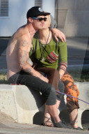 EXKLUSIV - Paris Jackson turtelt mit Michael Snoddy in Costa Mesa