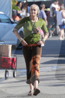 EXKLUSIV - Paris Jackson turtelt mit Michael Snoddy in Costa Mesa